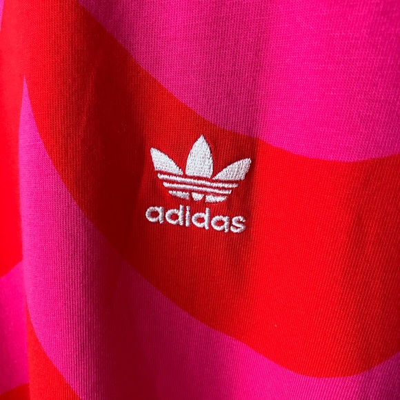 Adidas X Marimekko Graphic Tee Top 4X Pink and Red Wave Valentine’s 100% Cotton - Picture 5 of 7